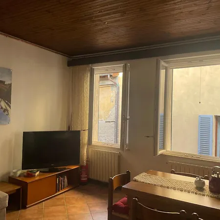 Pignattello Nel Cuore Di Appartamento